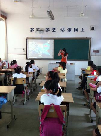 4老师倡导环保生活