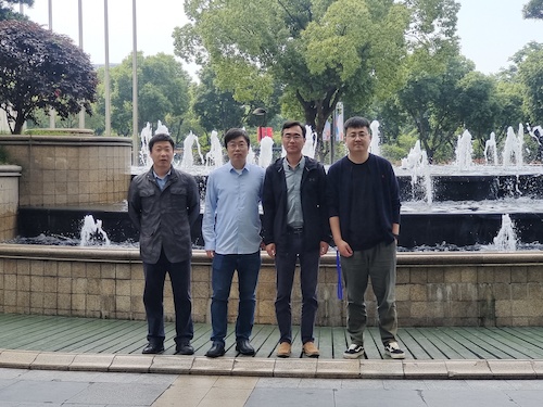 与宁波大学物理科学与技术91制片
青年骨干教师合影